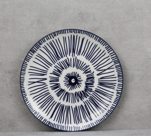 Simple hand-painted 16-piece plate