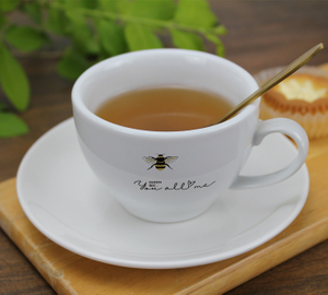 Cup and saucer set 
